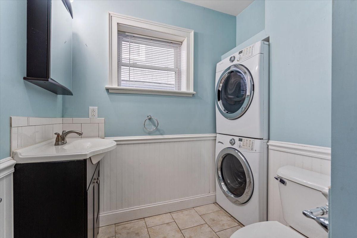 Building Photo - 53 Beekman St