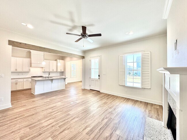 Building Photo - Cottage-Style 3BR Home in Americana