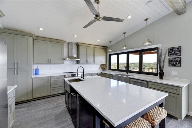 Building Photo - 713 Nomad Dr