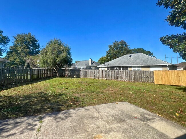 Building Photo - Charming 3-Bedroom, 2-Bath Home with Large...