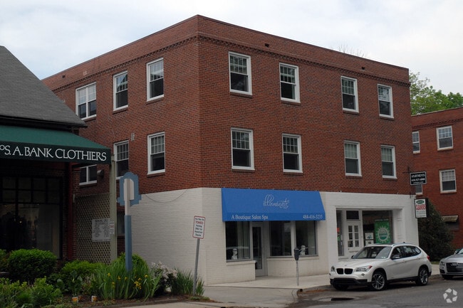 Building Photo - 373 Lancaster Ave