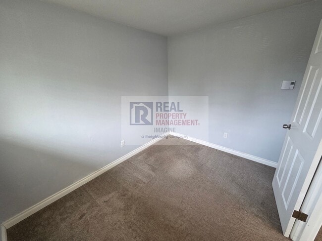 Building Photo - Recently remodeled 3 bedroom, 2.5 bath home