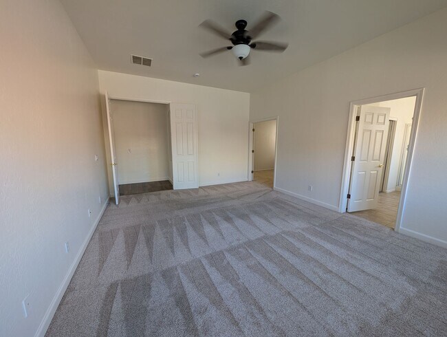 Building Photo - 4 bedroom 2 Bathroom Cooper Commons Home