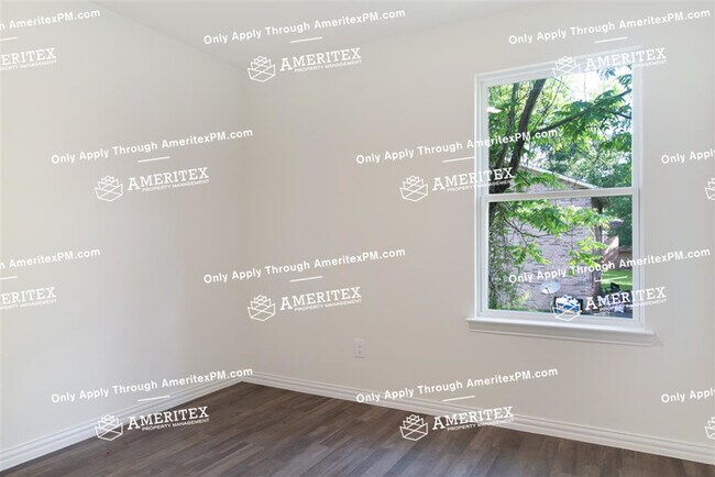 Building Photo - 112 Pinebrook Pl