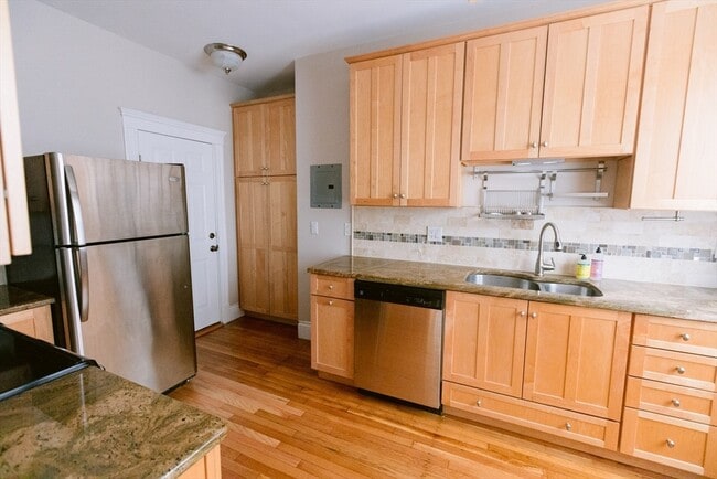 Building Photo - 226 Jamaicaway