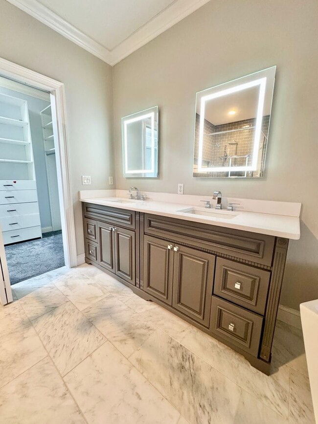 Building Photo - LUXURY RENTAL In Maitland - Winter Park Ar...