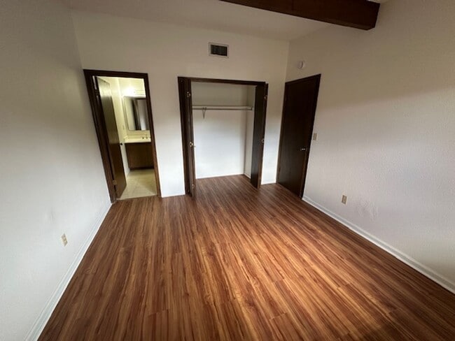Building Photo - TOWNHOME - VILLAGE OF OAK CREEK - WILD TURKEY