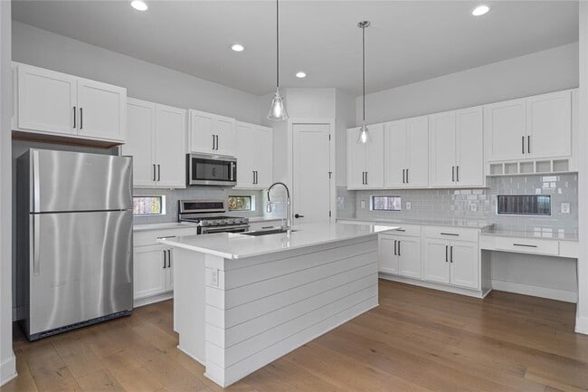 Building Photo - 409 Delmar Ave