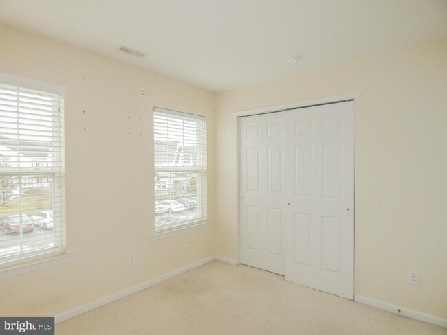 Building Photo - 2105 Lexington Mews