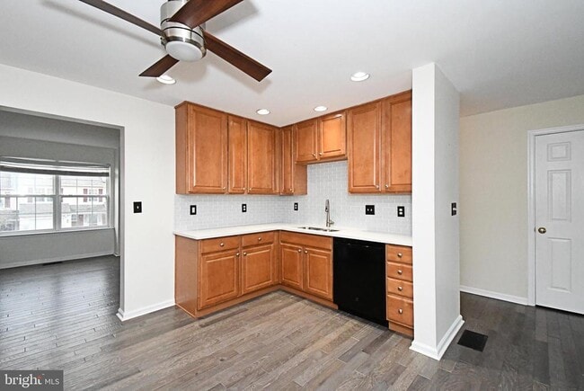 Building Photo - 1031 Balley Dr