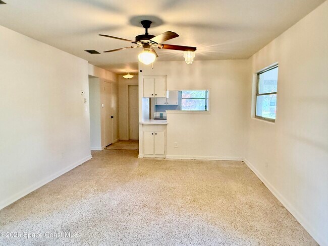 Building Photo - 1112 Northview Dr