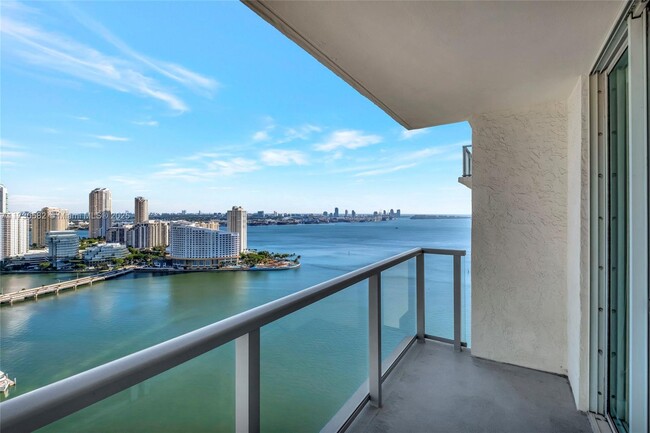 Building Photo - 1155 Brickell Bay Dr