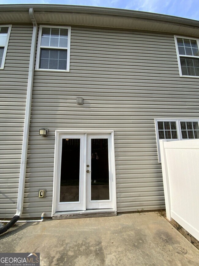 Building Photo - 4905 Vireo Dr