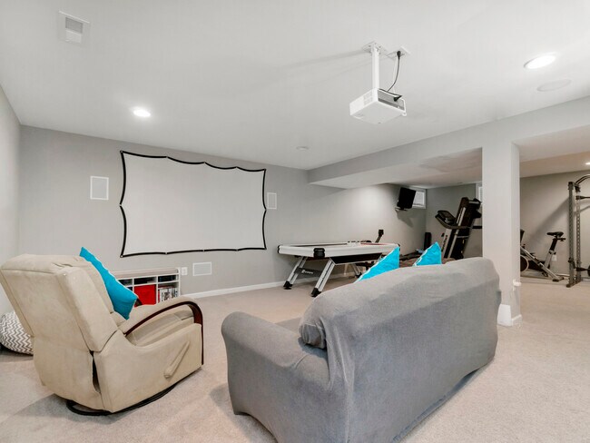 Building Photo - 21324 Comus Ct