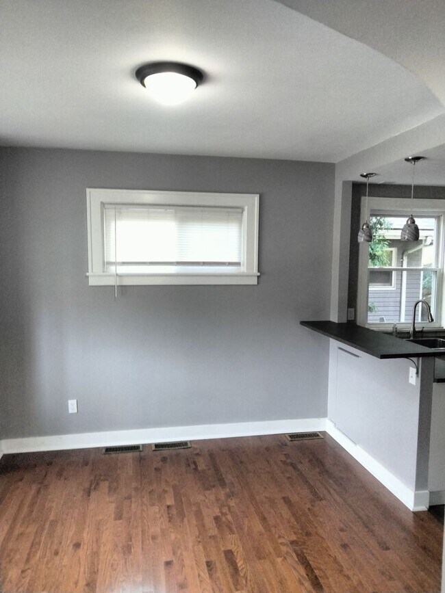 Building Photo - Beautiful 2-Bedroom Brookline Home for Rent
