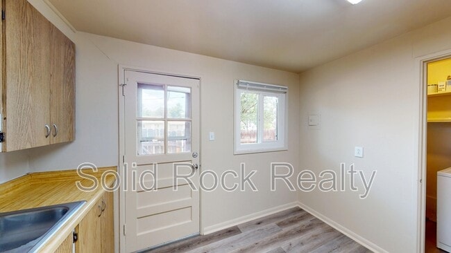 Building Photo - 411 N 30th St