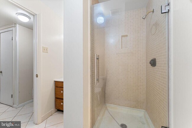 Building Photo - 9 Snug Hill Ct