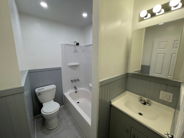 Building Photo - 50 Lawrence St