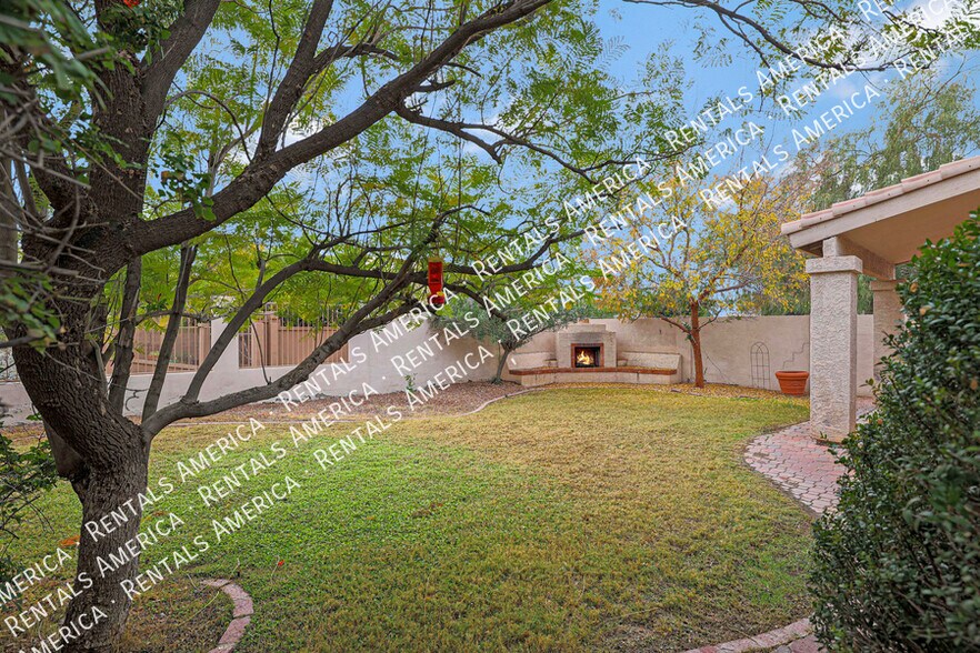 Building Photo - 263 E Ashurst Dr