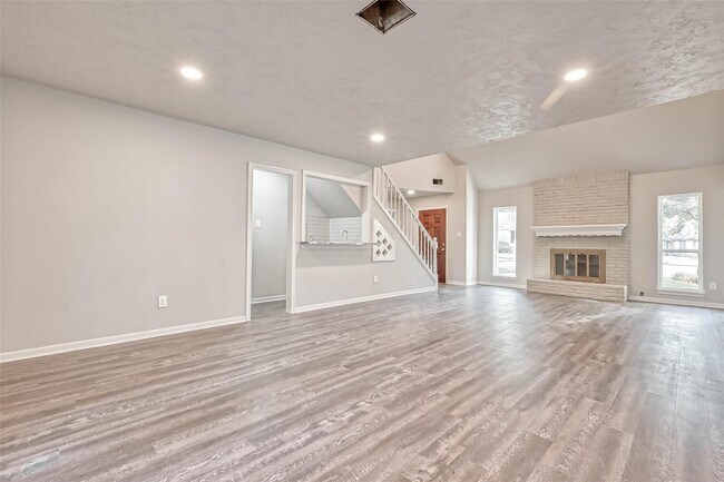 Building Photo - 3615 Highfalls Dr