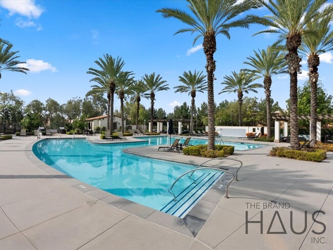 Building Photo - Rare 55+ Gated Travata Community – Bedrooms on Main + Loft + Resort-Style Amenities!