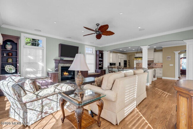 Building Photo - 412 Chicago Blvd