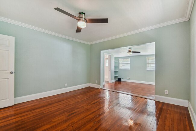 Building Photo - Riverside Heights Historic Bungalow!