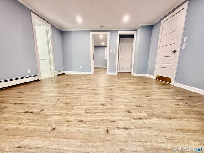 Building Photo - 85 Avery St