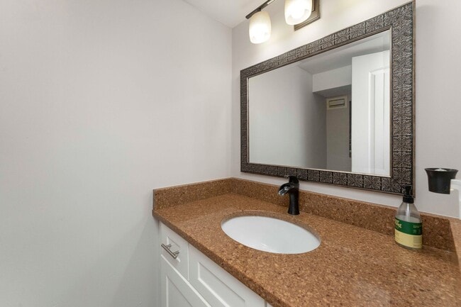 Building Photo - Chalet by the Sea SHORT OR LONG TERM RENTAL