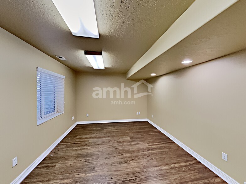 Building Photo - 5665 W Prospero Ln