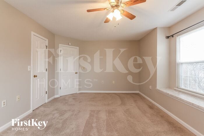 Building Photo - 2242 Valley Creek Way