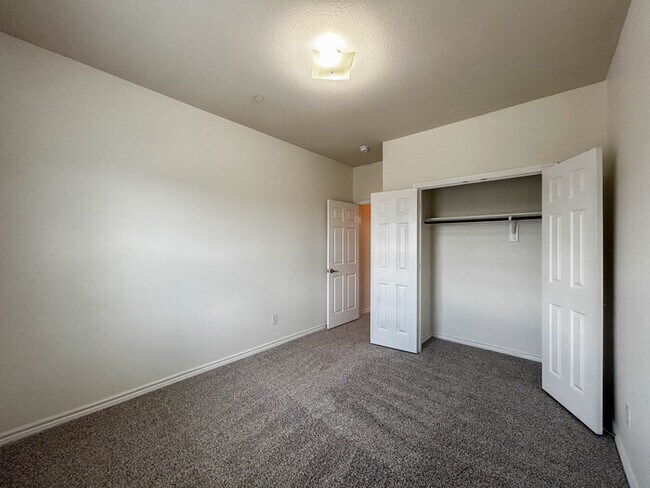 Building Photo - 5524 Dolores Pl