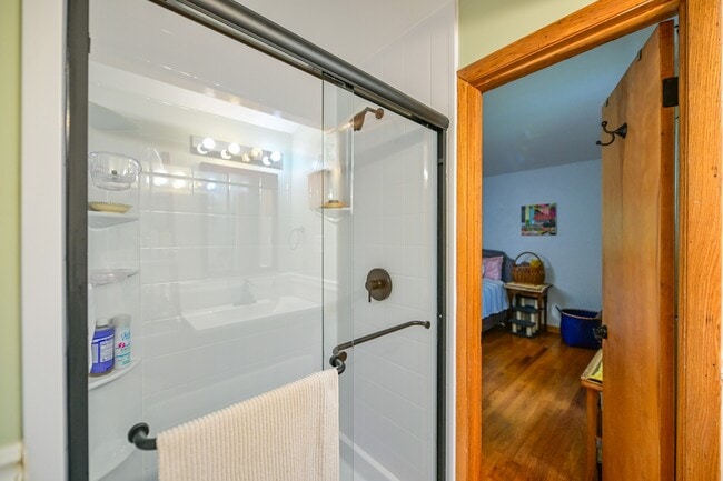 Building Photo - 50 Eden Pl