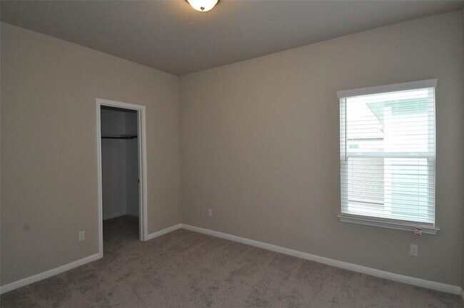Building Photo - 1621 Bella Dr
