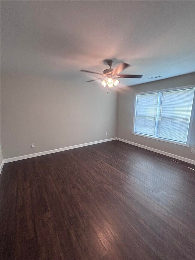 Building Photo - 515 Hilton Way