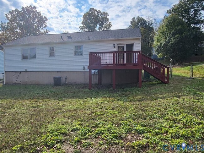 Building Photo - 206 Spring Dr