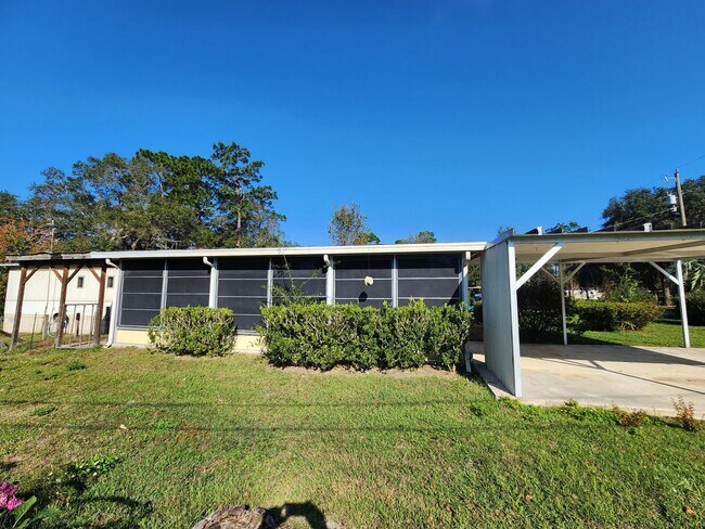 Building Photo - Discounted rent!.. 2 Bed 1 Bath Loaded with XTRA features!