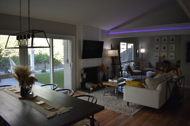 Building Photo - 6671 Jackson Dr