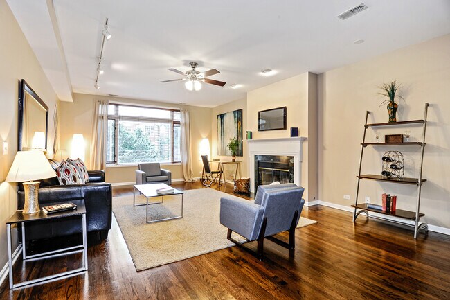 Living Room - 3328 N Sheffield Ave