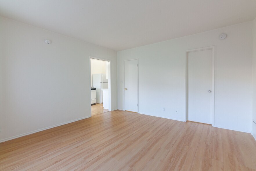 Building Photo - 667-669-669 Levering Ave