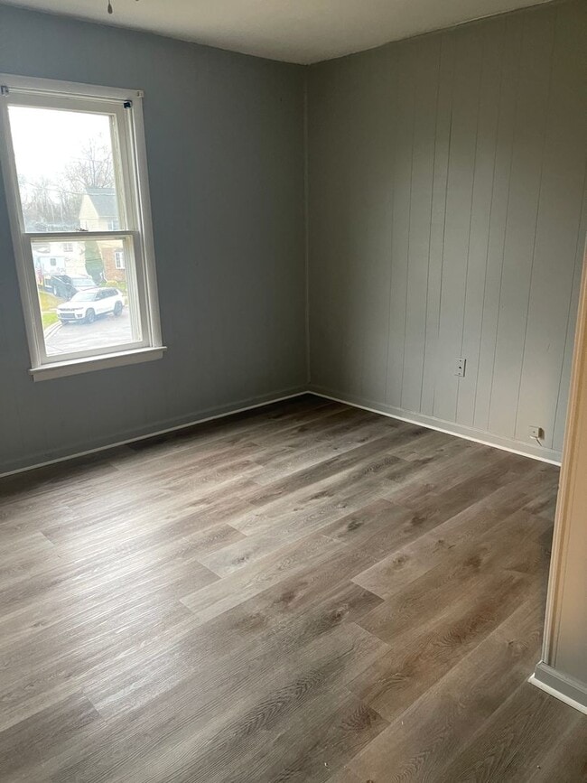 Building Photo - Coming SOON! UPDATED! GREAT AMENITIES! GREAT LOCATION! 4 Bedroom 2.5 Bathroom