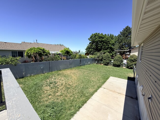 Building Photo - 1247 N 700 W