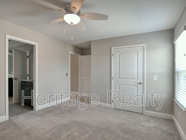 Building Photo - 2212 Scarlet Tanager St