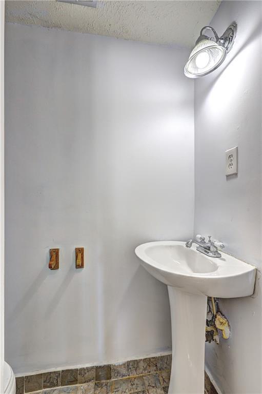 Building Photo - 7309 Rountree Ct