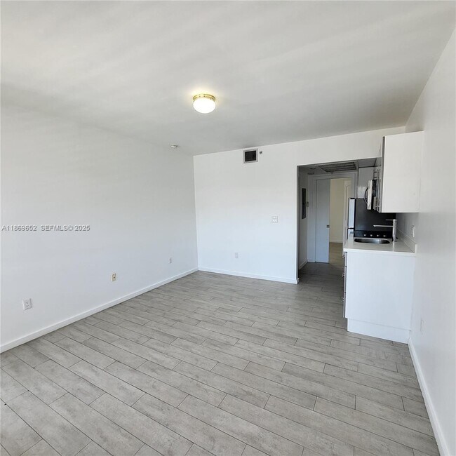 Building Photo - 1601 Meridian Ave