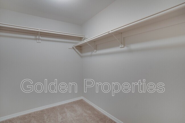 Building Photo - 310 N Promenade Loop