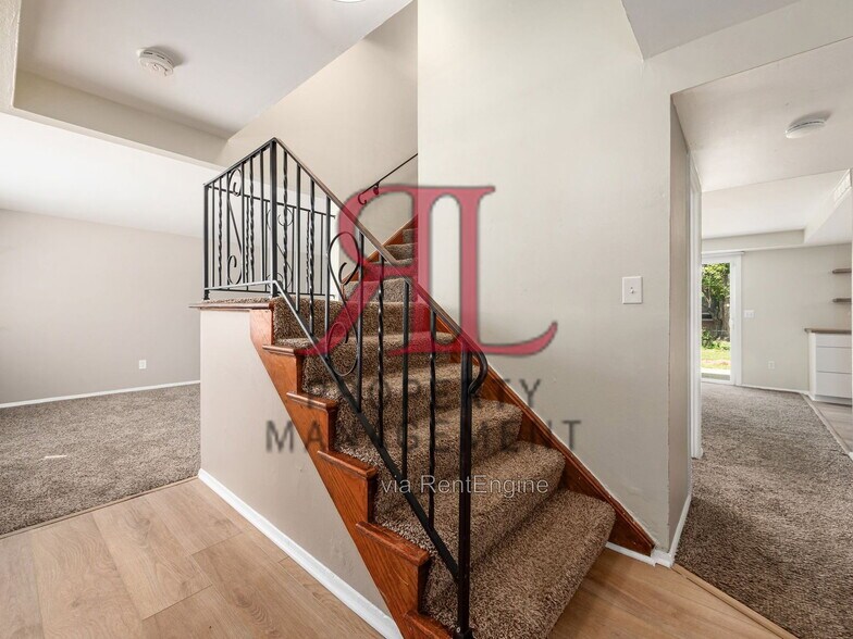 Building Photo - 3664 Bogota Dr