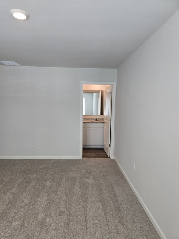 Building Photo - 12 Sweetspire Dr