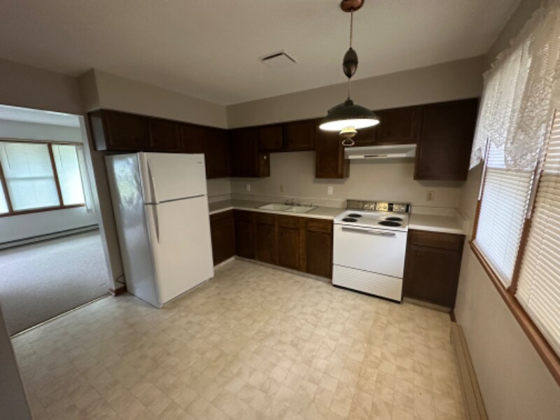 Building Photo - 204 Locust St