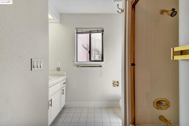 Building Photo - 616 Gravatt Dr